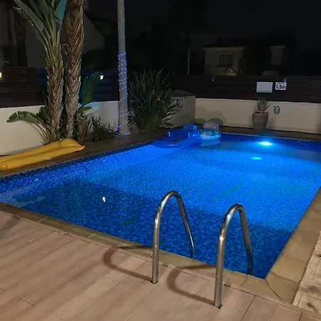 Mandarin Παραλίμνι